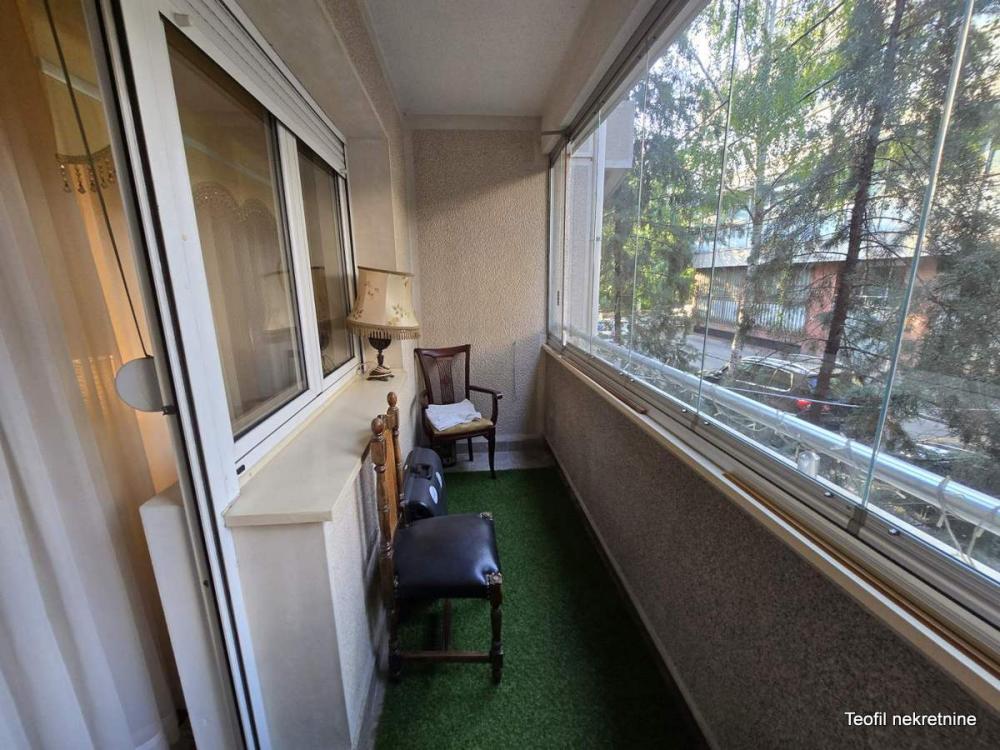 Stan na prodaju u Beogradu, Čubura, trosoban, 61m2, cena 240000 evra