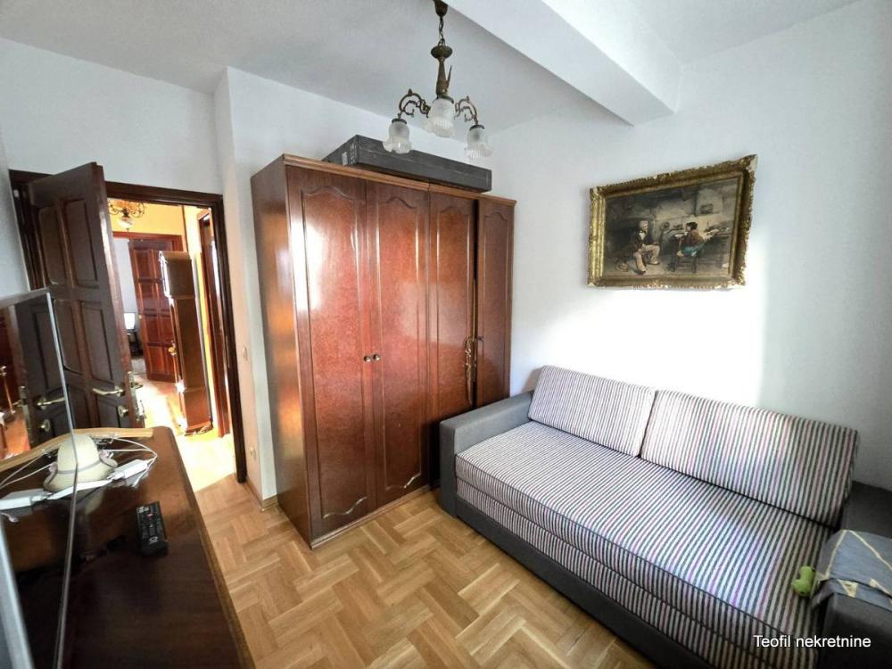 Stan na prodaju u Beogradu, Čubura, trosoban, 61m2, cena 240000 evra