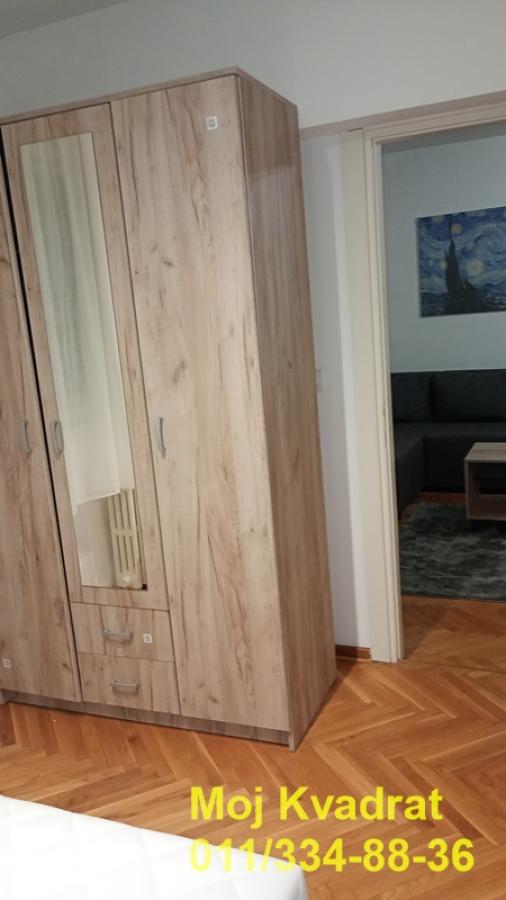 Stan na prodaju u Beogradu, Čubura, jednoiposoban, 43m2, cena 190000 evra