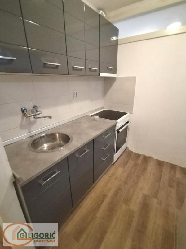 Stan na prodaju u Beogradu, Južni bulevar, jednoiposoban, 43m2, cena 190000 evra