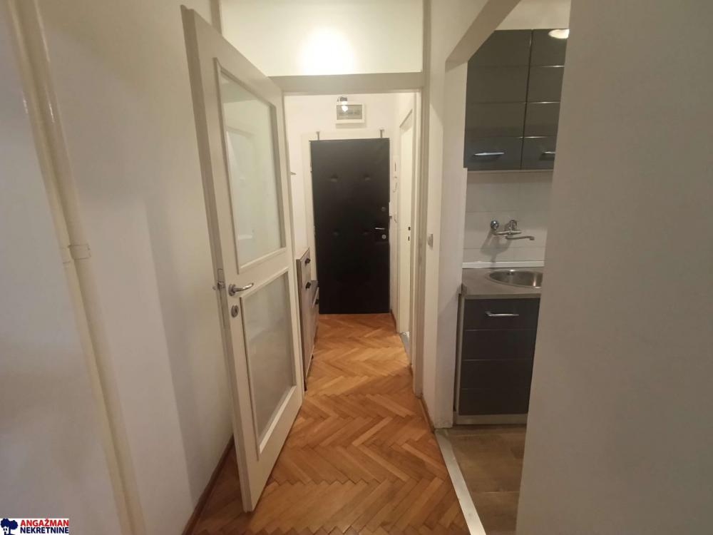 Stan na prodaju u Beogradu, Vračar, dvosoban, 43m2, cena 190000 evra