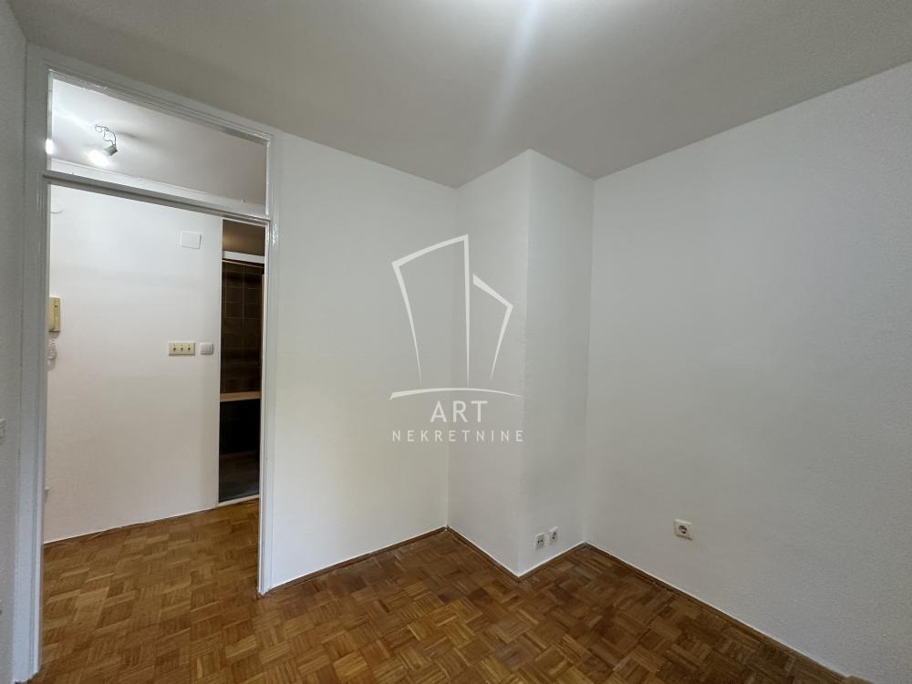 Stan na prodaju u Beogradu, Zvezdara, dvosoban, 51m2, cena 135000 evra