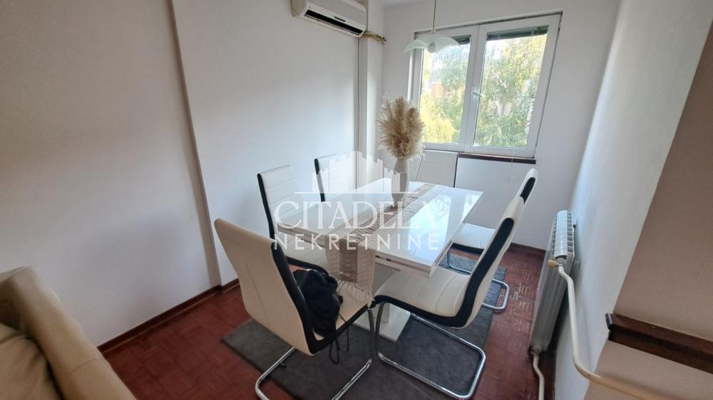 Stan na prodaju u Beogradu, Rakovica, troiposoban, 84m2, cena 195000 evra