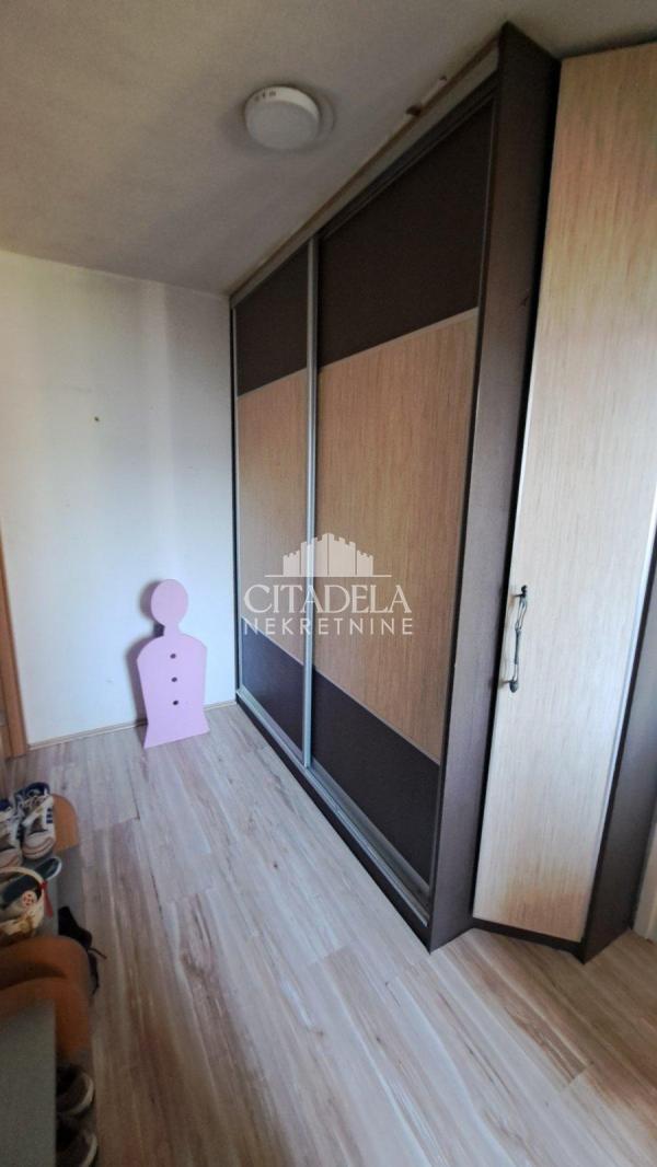 Stan na prodaju u Beogradu, Rakovica, troiposoban, 84m2, cena 195000 evra