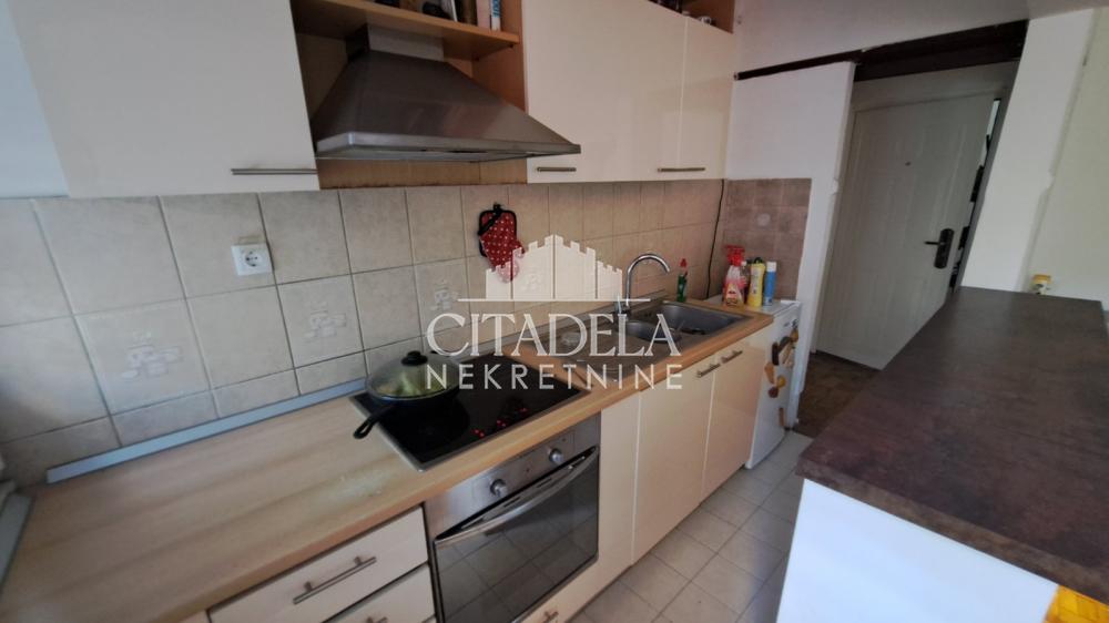 Stan na prodaju u Beogradu, Rakovica, troiposoban, 84m2, cena 195000 evra