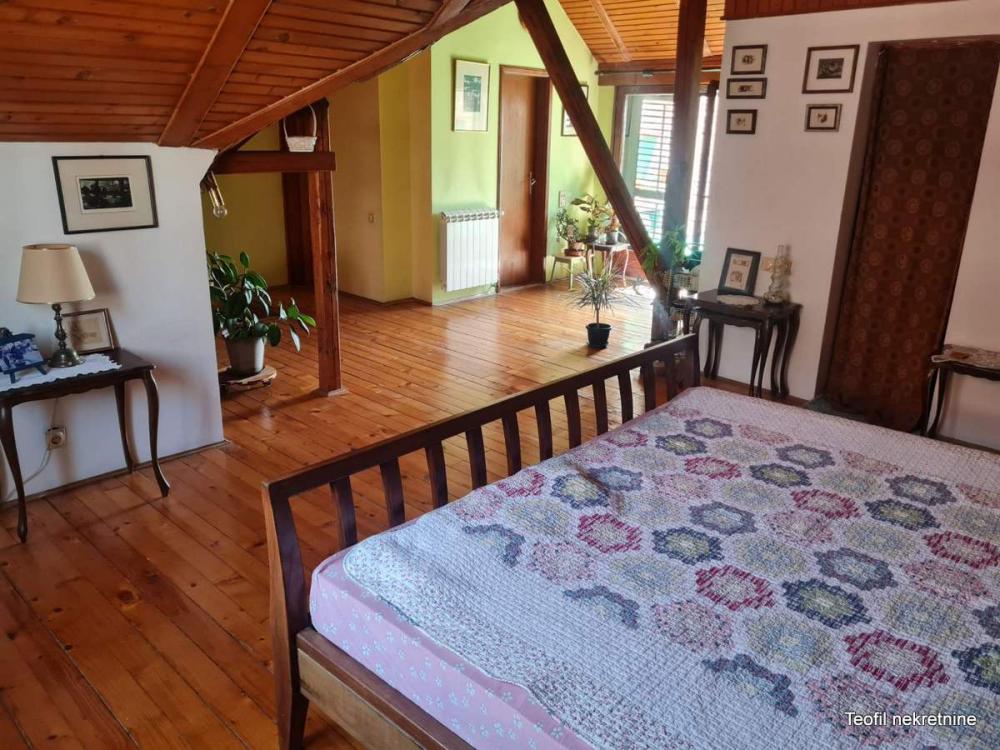 Stan na prodaju u Beogradu, Vračar (Hram), dvosoban, 87m2, cena 348000 evra