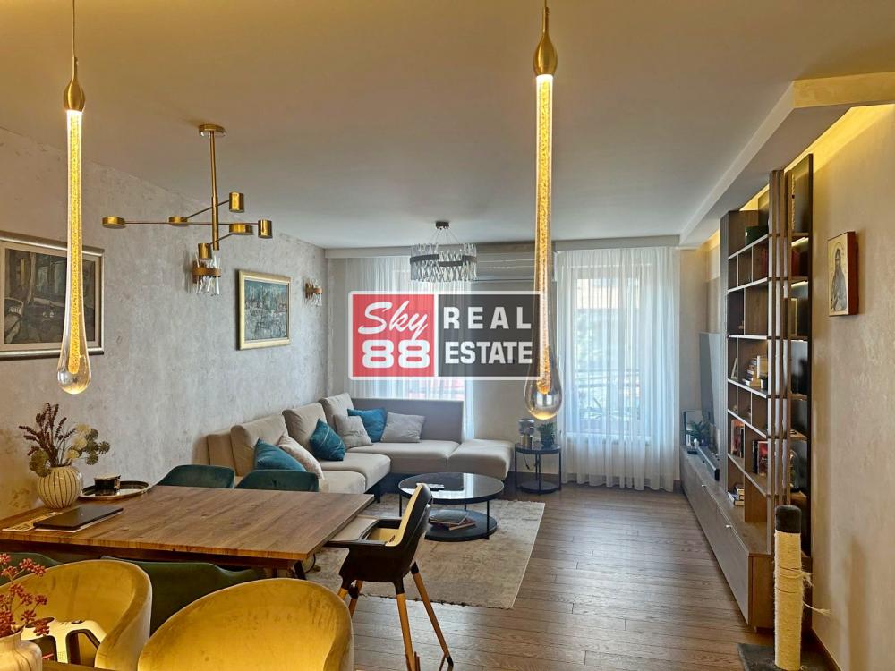Stan na prodaju u Beogradu, Vračar, cetvorosoban, 110m2, cena 449000 evra