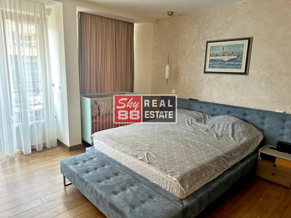 Stan na prodaju u Beogradu, Vračar, cetvorosoban, 110m2, cena 449000 evra