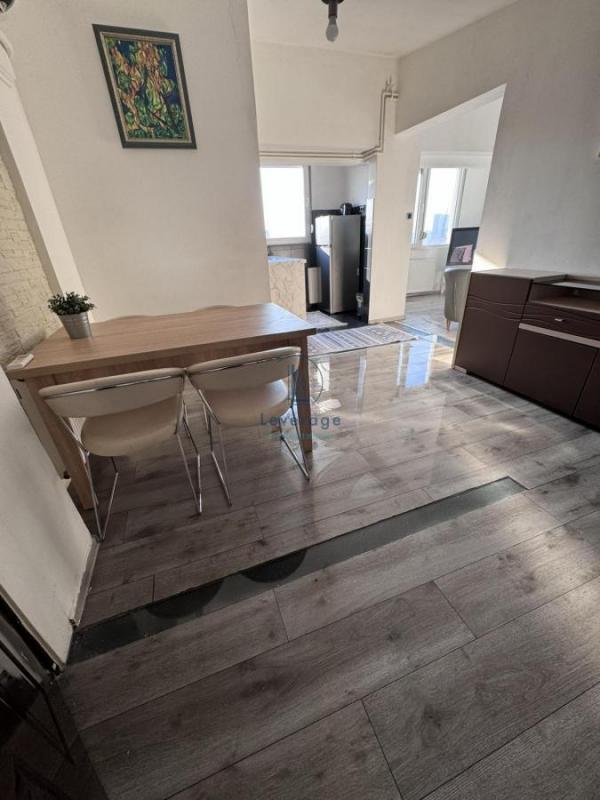 Stan na prodaju u Beogradu, Zeleni venac, trosoban, 56m2, cena 230000 evra