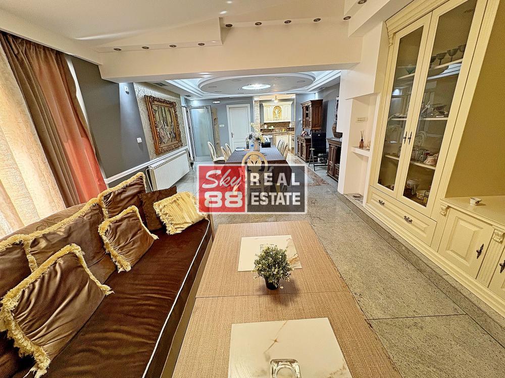 Stan na prodaju u Beogradu, Vračar (Hram), cetvorosoban, 185m2, cena 2000000 evra