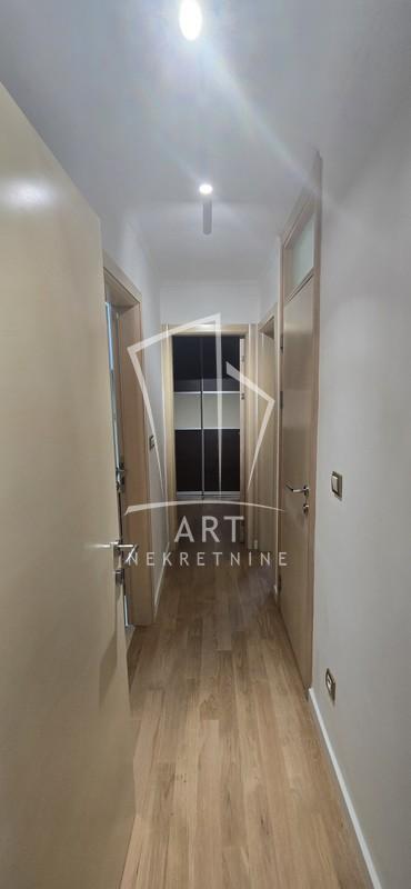 Stan na prodaju u Beogradu, Novi Beograd, dvoiposoban, 70m2, cena 285000 evra
