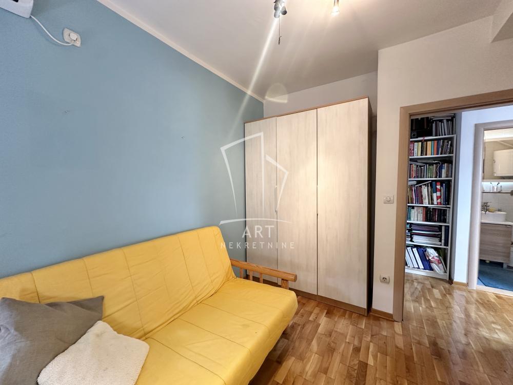 Stan na prodaju u Beogradu, Pašino brdo, cetvorosoban, 93m2, cena 259000 evra