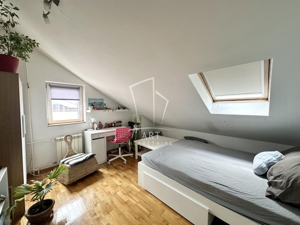 Stan na prodaju u Beogradu, Pašino brdo, cetvorosoban, 93m2, cena 259000 evra