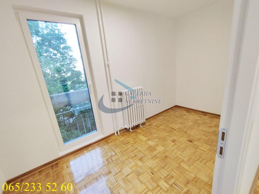 Stan na prodaju u Beogradu, Vidikovac, troiposoban, 83m2, cena 226000 evra