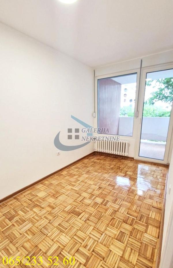 Stan na prodaju u Beogradu, Vidikovac, troiposoban, 83m2, cena 226000 evra
