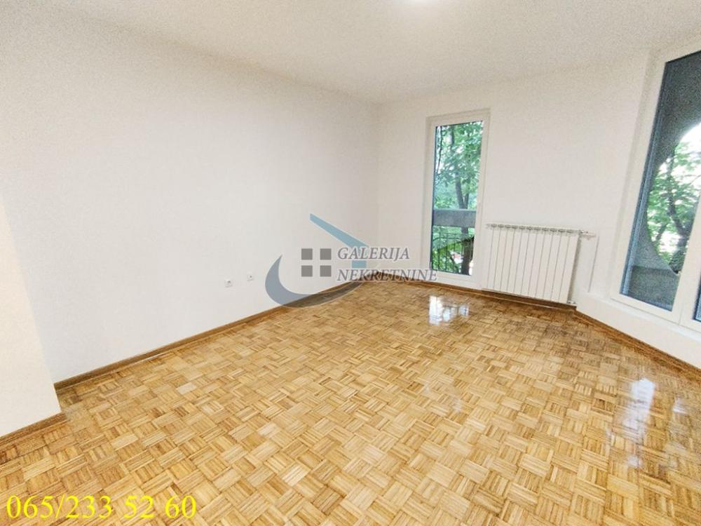 Stan na prodaju u Beogradu, Vidikovac, troiposoban, 83m2, cena 226000 evra