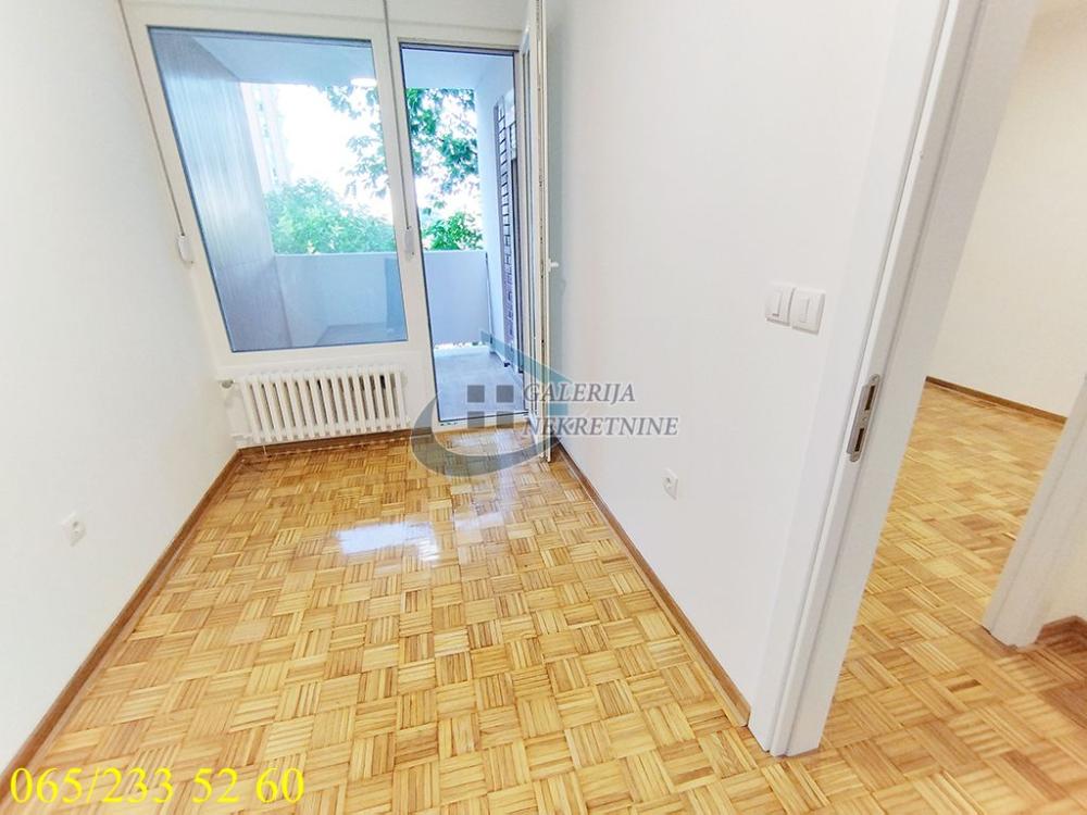 Stan na prodaju u Beogradu, Vidikovac, troiposoban, 83m2, cena 226000 evra