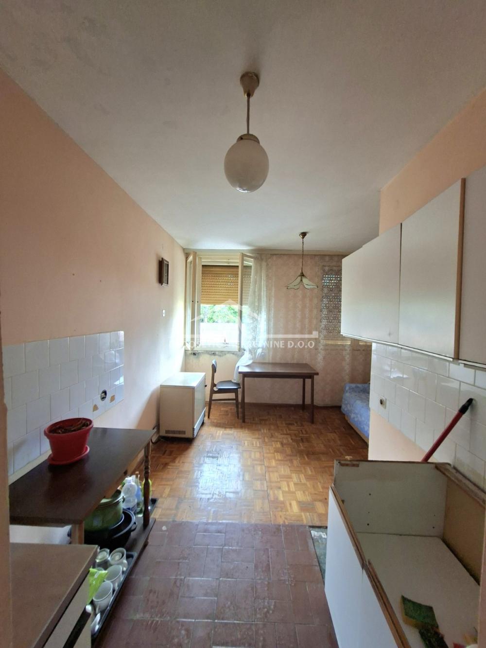 Stan na prodaju u Beogradu, Resnik, jednosoban, 59m2, cena 114000 evra