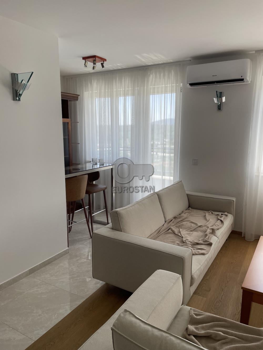 Stan na prodaju u Beogradu, Rakovica, trosoban, 45m2, cena 167000 evra