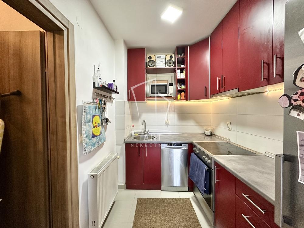 Stan na prodaju u Beogradu, Cvetanova ćuprija, dvosoban, 49m2, cena 125000 evra