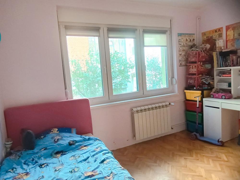 Stan na prodaju u Beogradu, Cerak, dvoiposoban, 65m2, cena 180000 evra