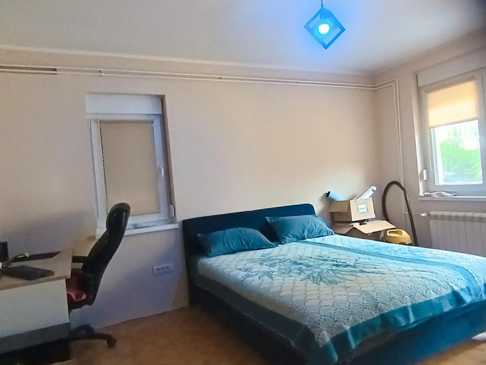 Stan na prodaju u Beogradu, Cerak, dvoiposoban, 65m2, cena 180000 evra