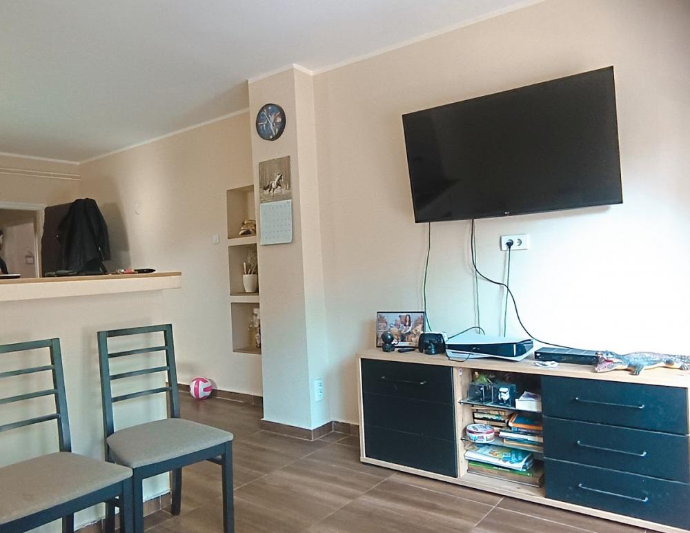 Stan na prodaju u Beogradu, Cerak, dvoiposoban, 65m2, cena 180000 evra