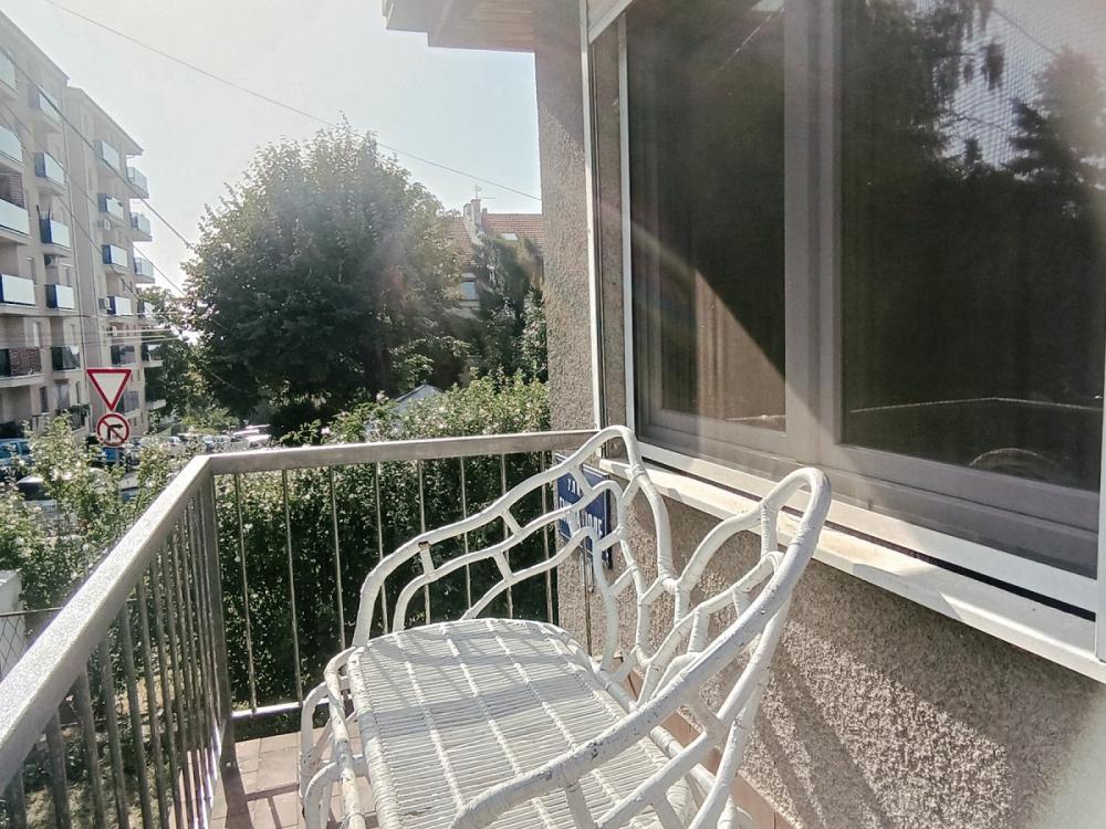 Stan na prodaju u Beogradu, Cerak, dvoiposoban, 65m2, cena 180000 evra