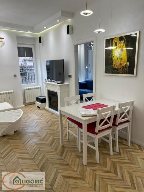 Stan na prodaju u Beogradu, Beograd (centar), trosoban, 69m2, cena 440000 evra