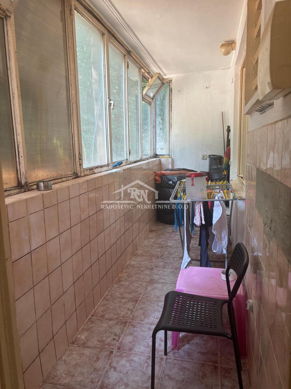 Stan na prodaju u Beogradu, Rakovica, trosoban, 59m2, cena 130000 evra