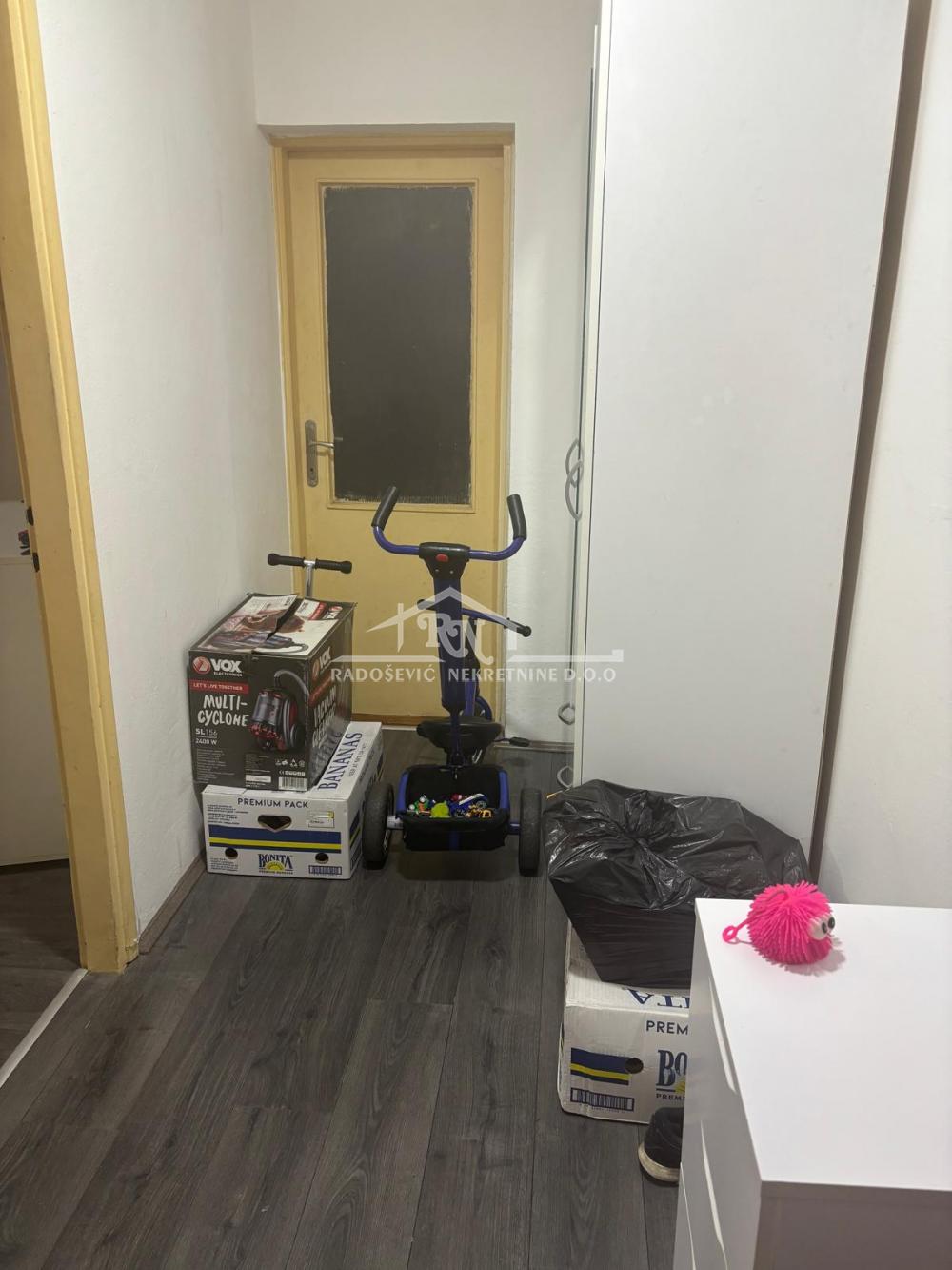 Stan na prodaju u Beogradu, Rakovica, trosoban, 59m2, cena 130000 evra