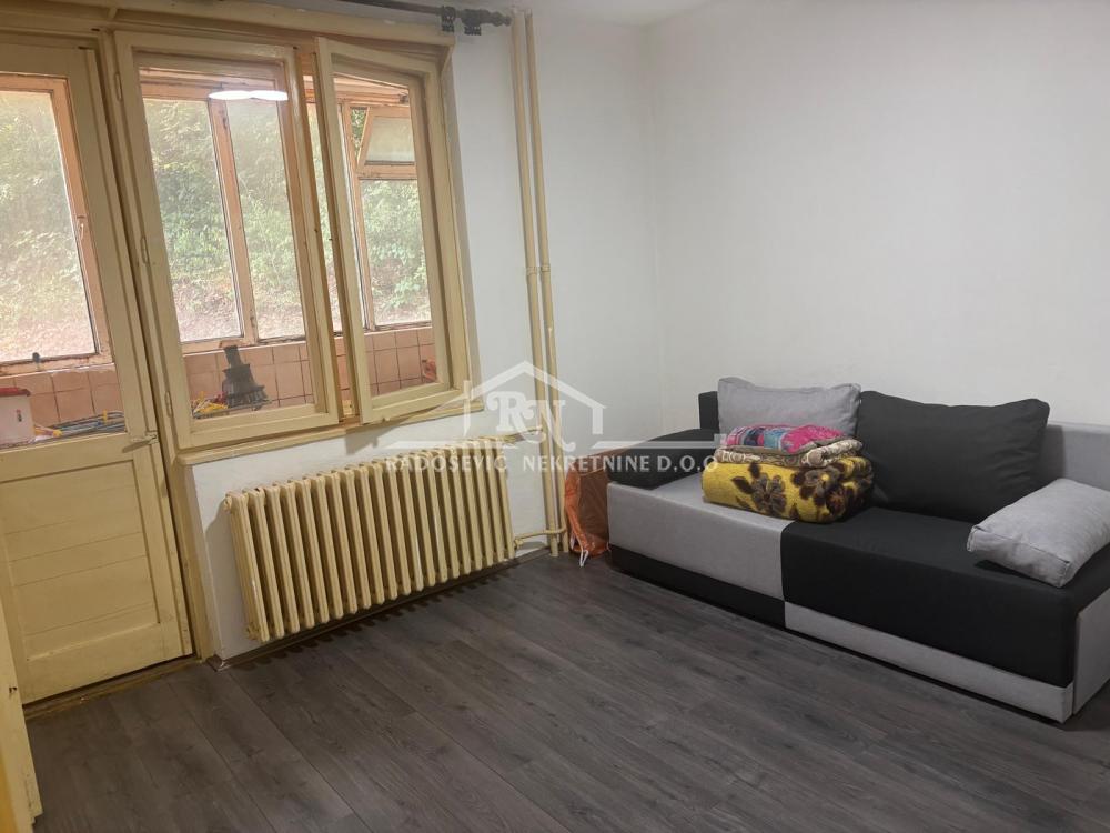 Stan na prodaju u Beogradu, Rakovica, trosoban, 59m2, cena 130000 evra