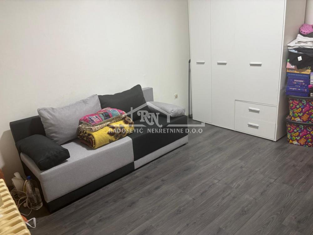 Stan na prodaju u Beogradu, Rakovica, trosoban, 59m2, cena 130000 evra