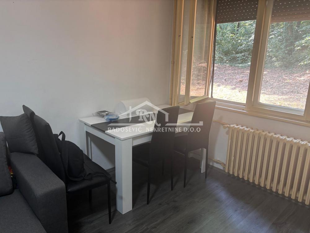 Stan na prodaju u Beogradu, Rakovica, trosoban, 59m2, cena 130000 evra