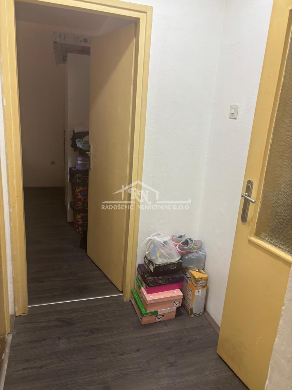 Stan na prodaju u Beogradu, Rakovica, trosoban, 59m2, cena 130000 evra