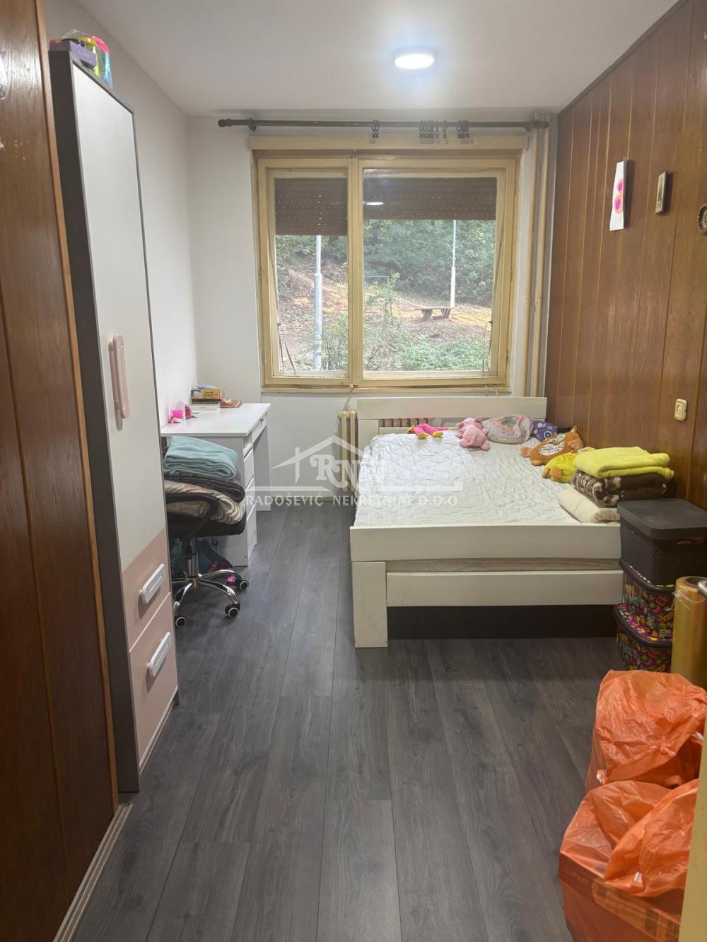 Stan na prodaju u Beogradu, Rakovica, trosoban, 59m2, cena 130000 evra