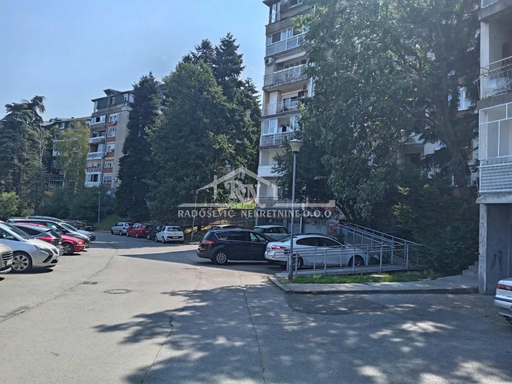 Stan na prodaju u Beogradu, Rakovica, trosoban, 59m2, cena 130000 evra