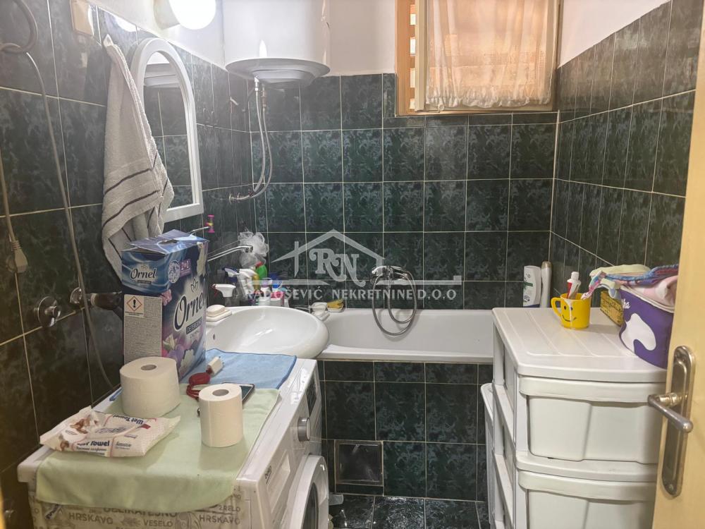 Stan na prodaju u Beogradu, Rakovica, trosoban, 59m2, cena 130000 evra