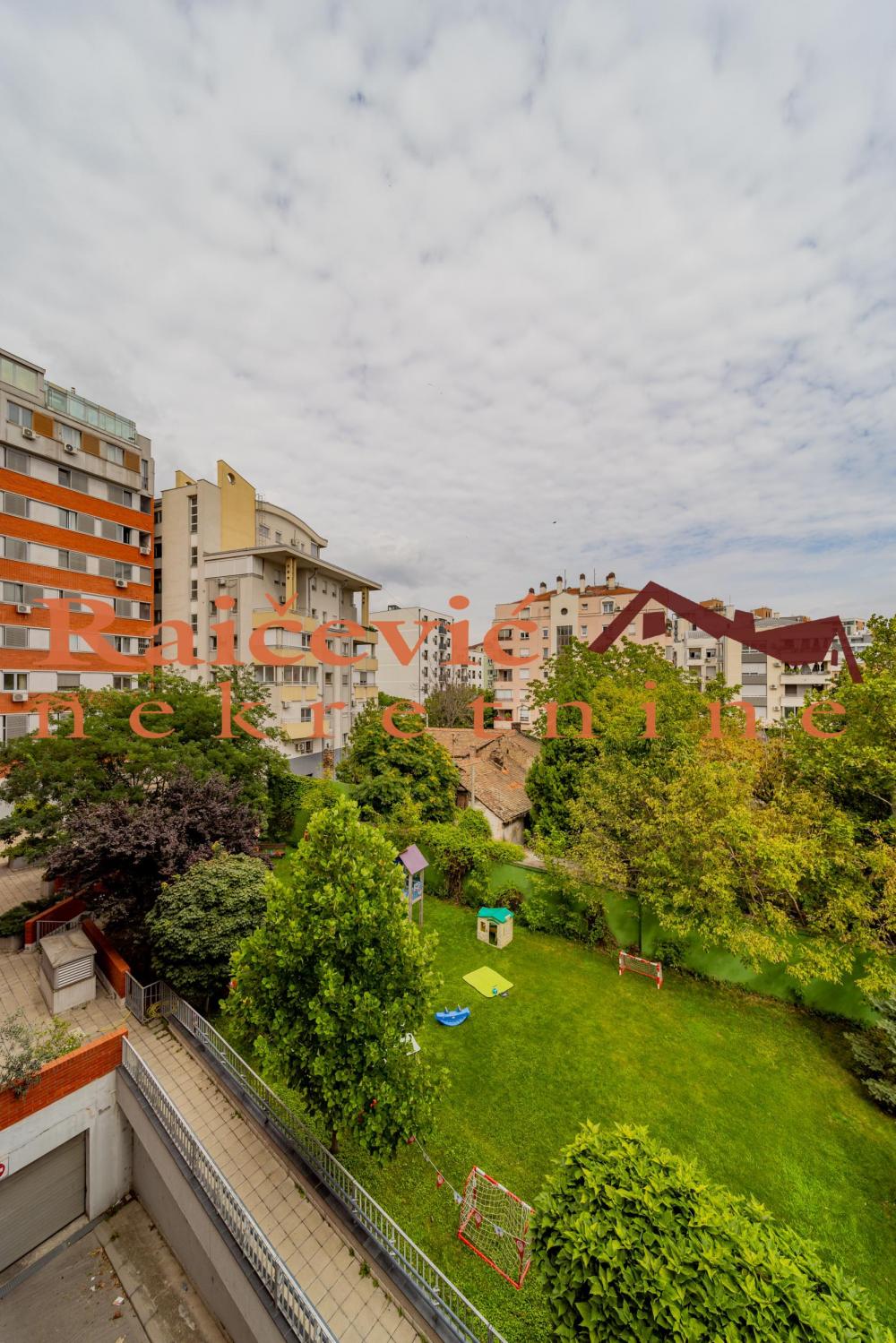 Stan na prodaju u Beogradu, Dorćol, cetvorosoban, 104m2, cena 460000 evra