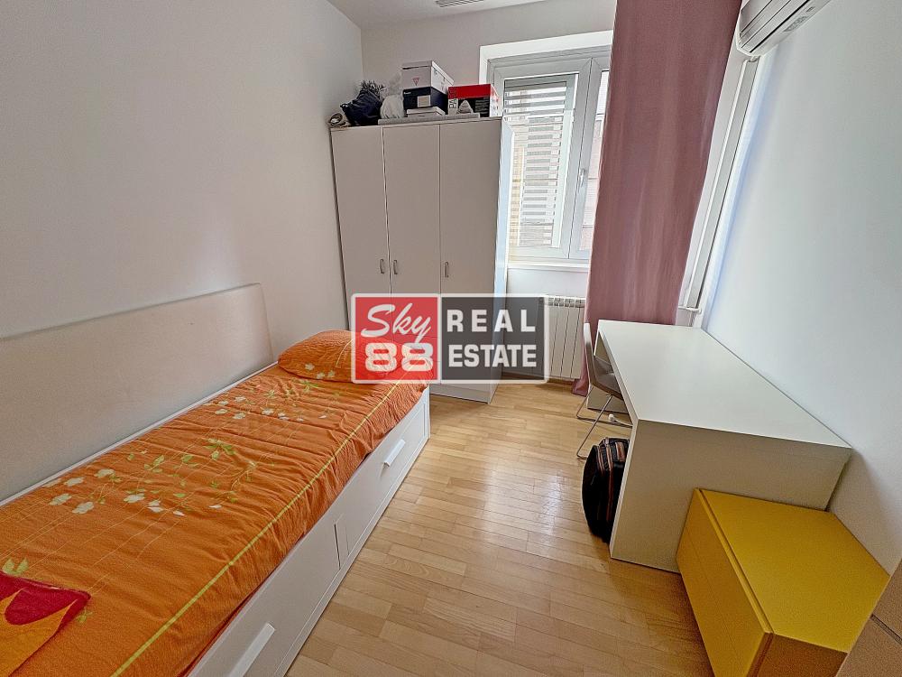 Stan na prodaju u Beogradu, Stari grad, cetvorosoban, 104m2, cena 430000 evra