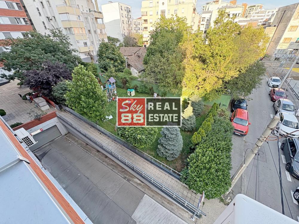 Stan na prodaju u Beogradu, Stari grad, cetvorosoban, 104m2, cena 430000 evra