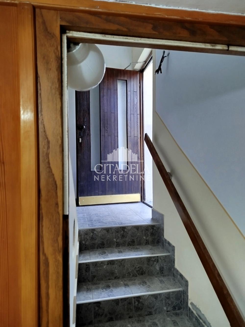 Stan na prodaju u Beogradu, Čukarica, dvosoban, 52m2, cena 69000 evra