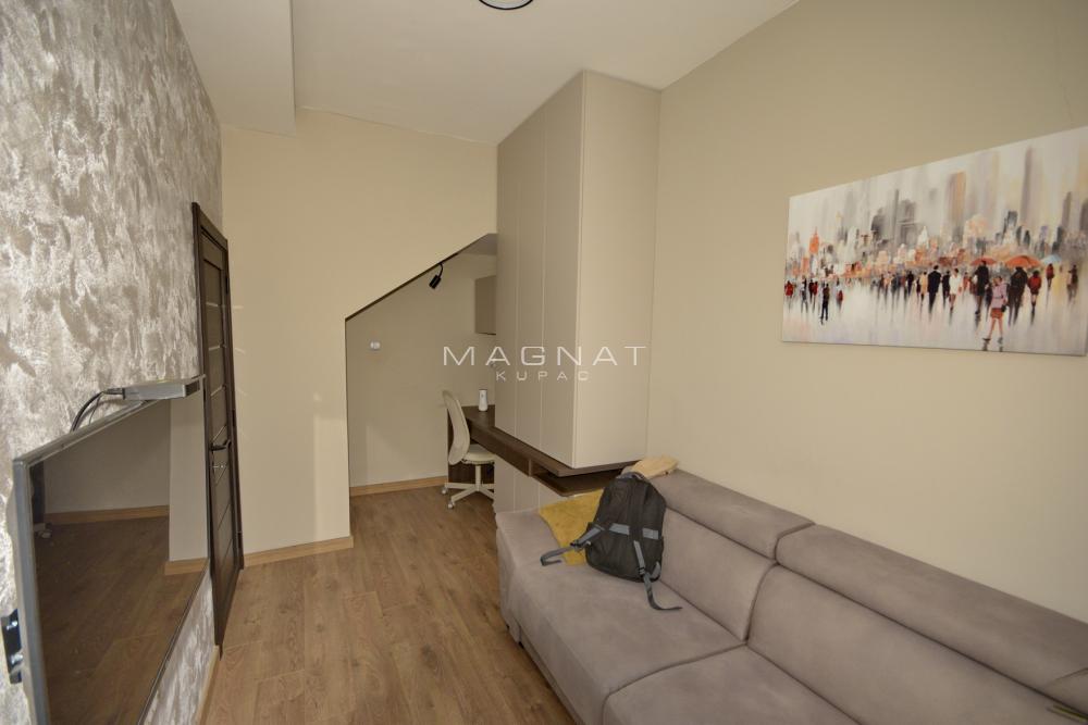 Stan na prodaju u Beogradu, Stari grad, cetvorosoban, 80m2, cena 272700 evra