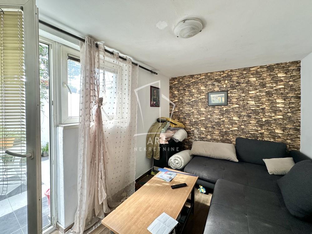 Stan na prodaju u Beogradu, Karaburma, dvoiposoban, 34m2, cena 120000 evra