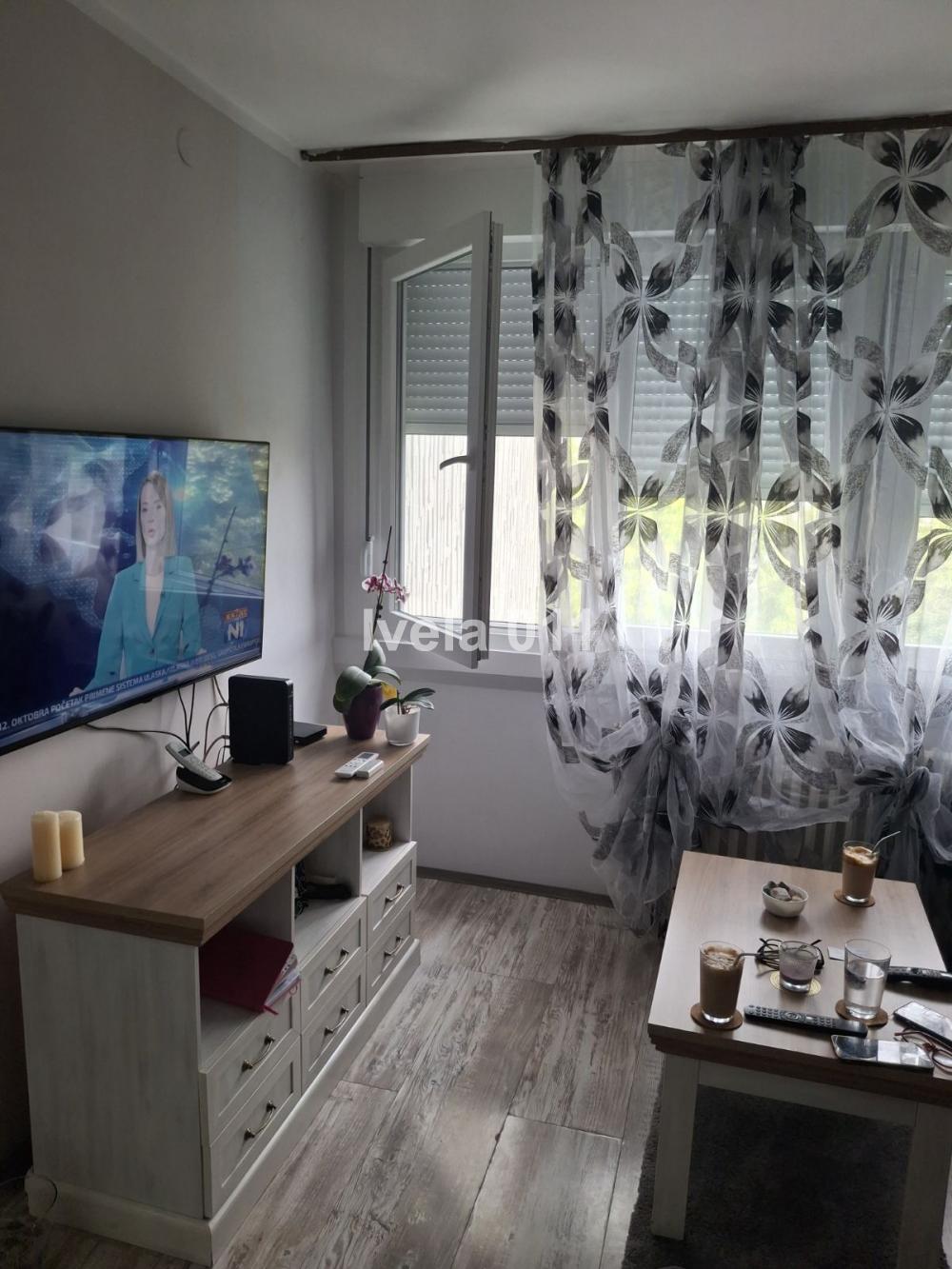 Stan na prodaju u Beogradu, Braće Jerković, dvoiposoban, 76m2, cena 187000 evra