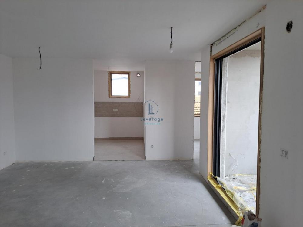 Stan na prodaju u Beogradu, Pašino brdo, trosoban, 65m2, cena 210528 evra