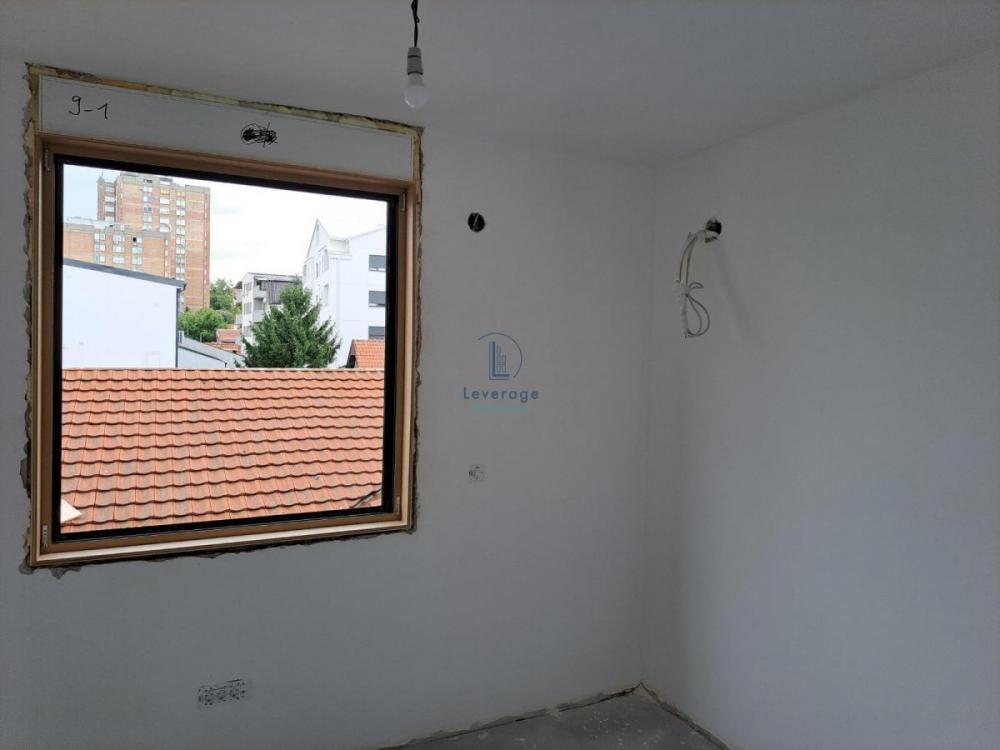 Stan na prodaju u Beogradu, Pašino brdo, trosoban, 65m2, cena 210528 evra