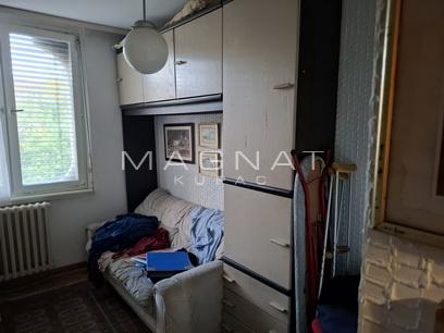 Stan na prodaju u Beogradu, Novi Beograd blok 28 (Potkovica), troiposoban, 83m2, cena 275000 evra