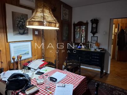 Stan na prodaju u Beogradu, Novi Beograd blok 28 (Potkovica), troiposoban, 83m2, cena 275000 evra