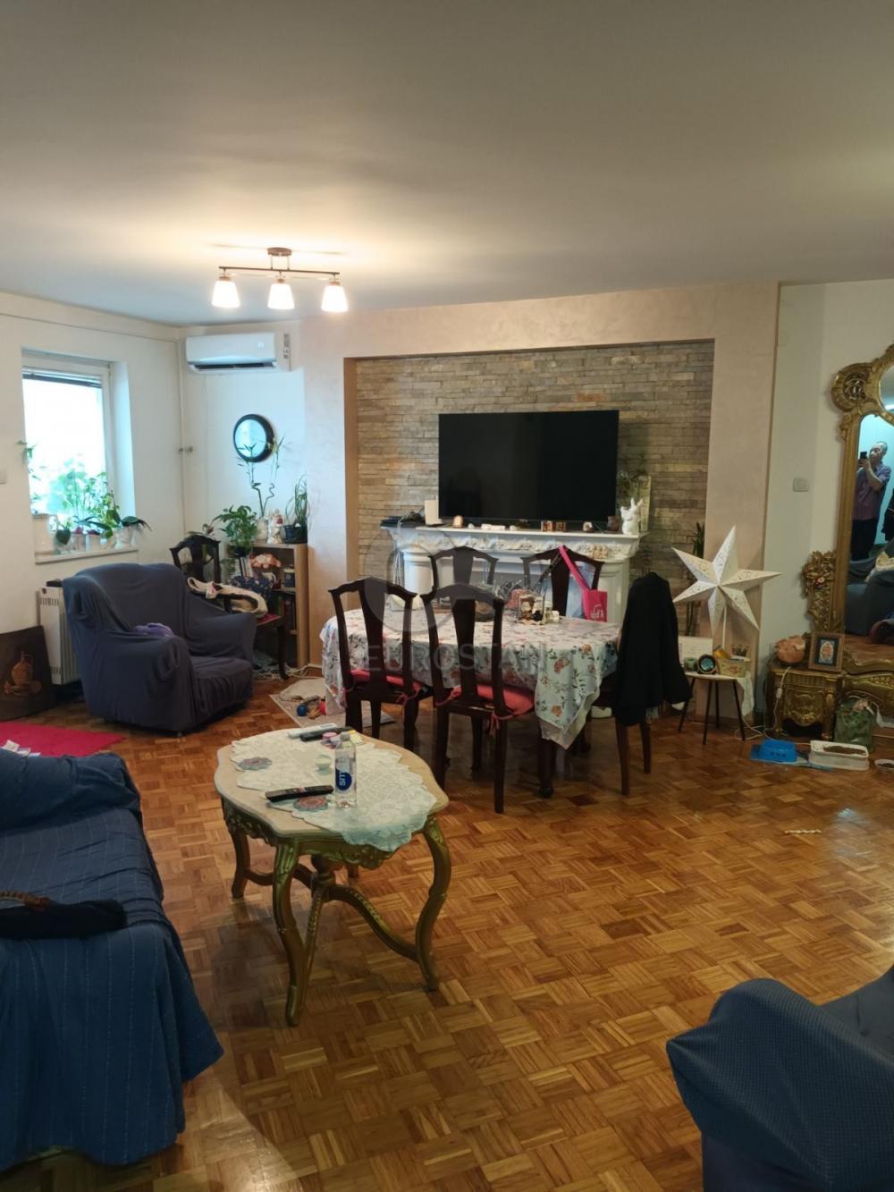 Stan na prodaju u Beogradu, Novi Beograd blok 22, trosoban, 95m2, cena 340000 evra